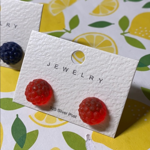 🍋NWT Blackberry Raspberry Fruit Stud Earrings - Picture 3 of 8